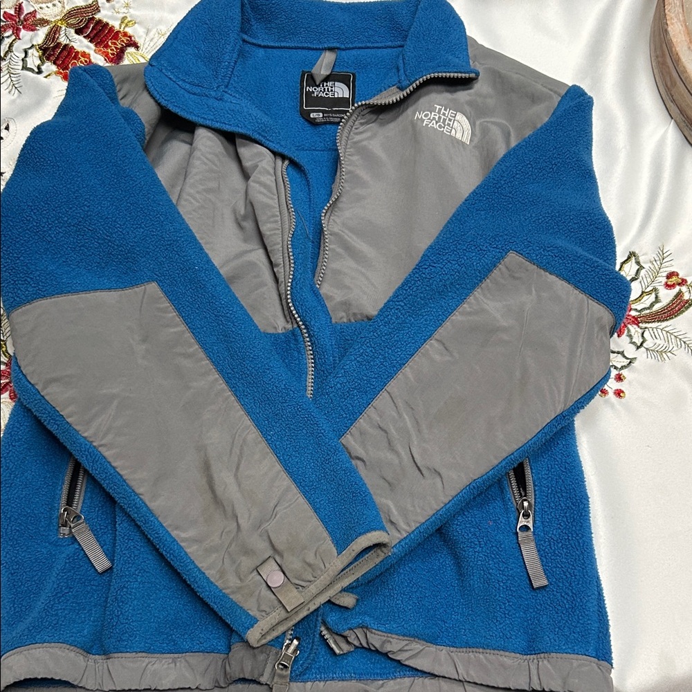 The North Face Blue and Gray Outdoor Fleece - Picture 4 of 7